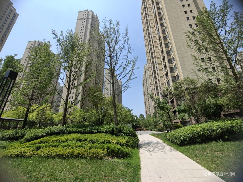 中层 河景房,当代上品湾moma二手房,70万,3室2厅,1卫,109平米