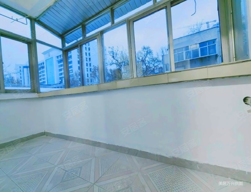 动物园商圈四院宿舍精装两室一厅双气4楼有钥匙