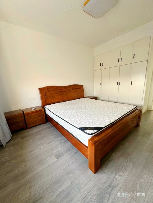 英伦尚郡精装三房房东诚心出售888万