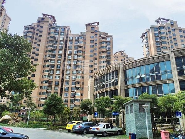 上海虹口曲阳sva世博花园主卧朝南,品质小区,价格好谈,带车库出租房源