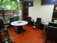 安顺西秀两可间路边两层，坐落于十字路口流量高，方位好，现主人家诚心出租，出租房源真实图片