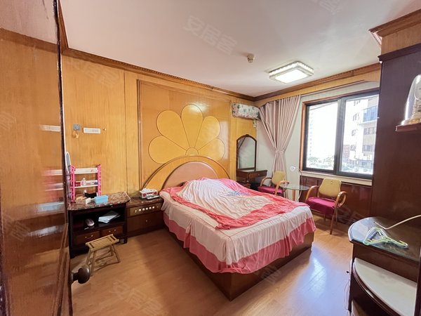 【多图】元洪花园,五一广场租房,五一广场水部南门兜地铁精装修4房