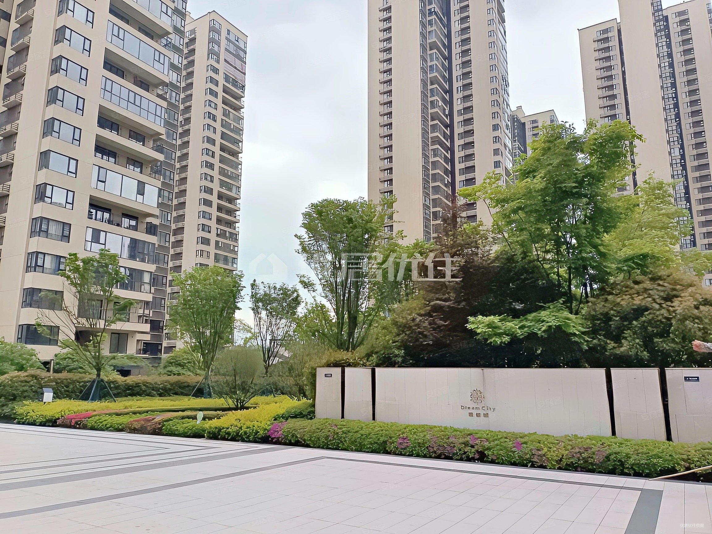 万科理想城精装修四房环境好