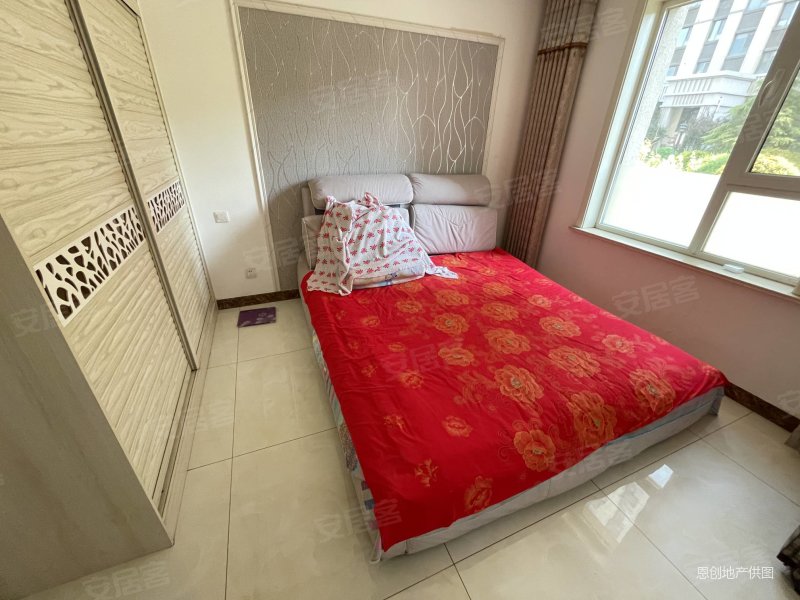 高新区2017年金悦花园精装三室带储实拍客卧朝阳的户型