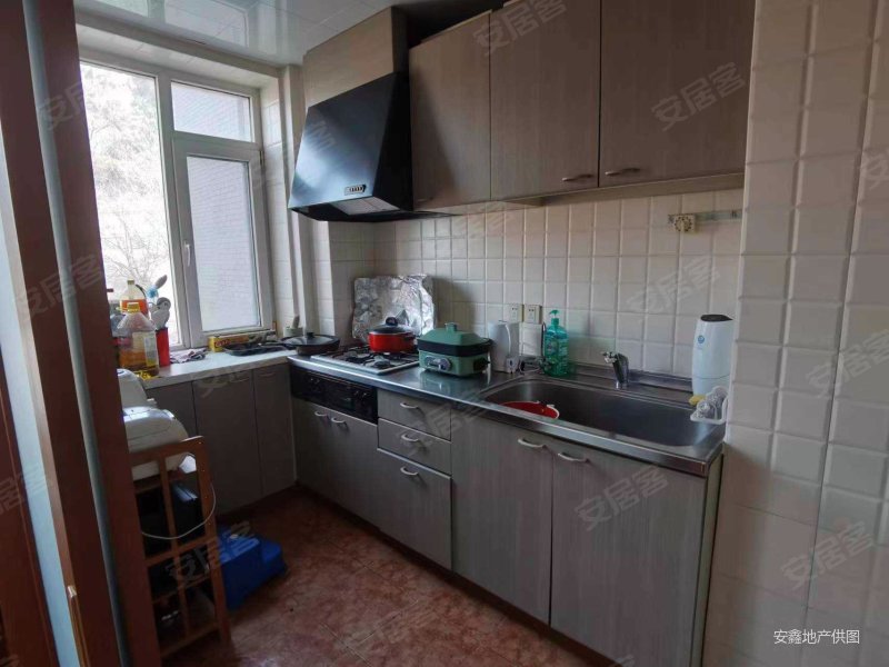 260万急售价可谈三室5楼尚品南山中介费三千