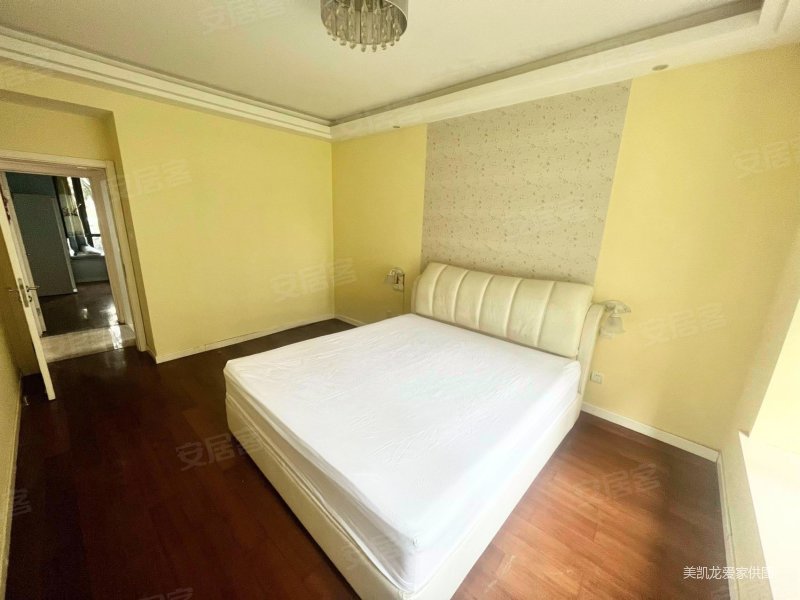 新华世纪园 南北两房带车位,精装,拎包入住