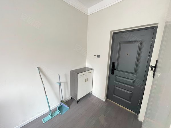 重庆江北五里店融景城郦苑押一付一刘家台地铁口近国金中心江北城