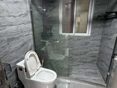 溧阳城南万达甘露茗苑21楼90平现代装修2室2厅，2380一个月出租房源真实图片