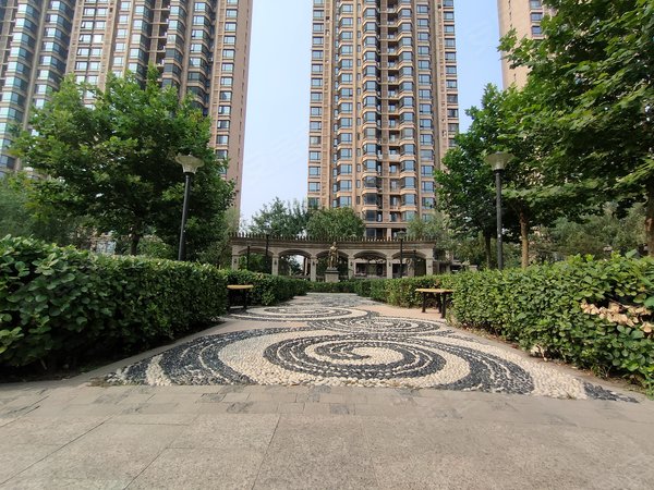 【多图】合生君景湾,第五大街租房,五大街.永旺商场东.精装三室.