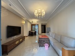 吉首吉首吉首城区附小附近恒大精装3房家具家电齐全小区环境优美离学校进交通方便出租房源真实图片