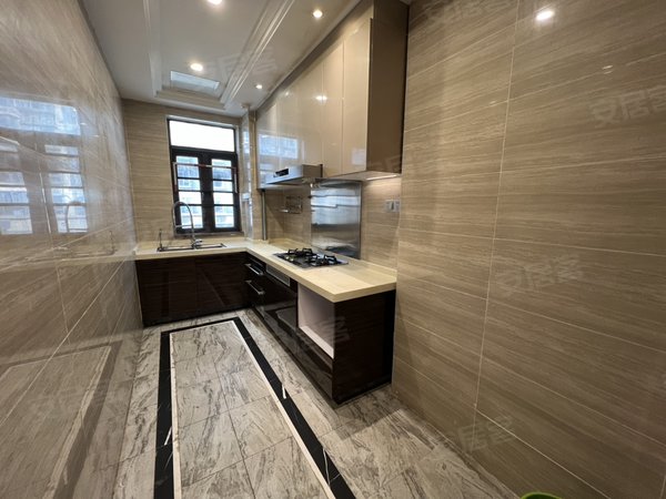 南昌南昌县振兴大道恒大翡翠珑庭恒大珑庭洋房中间楼层，学校旁一墙之隔，商业菜市场学校公园环绕出租房源真实图片