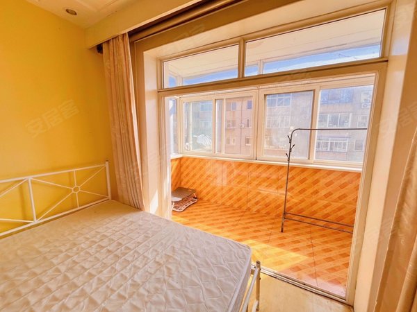 大连西岗高尔基路康平小区实图 实图  近恒隆广场 人民广场 九六七