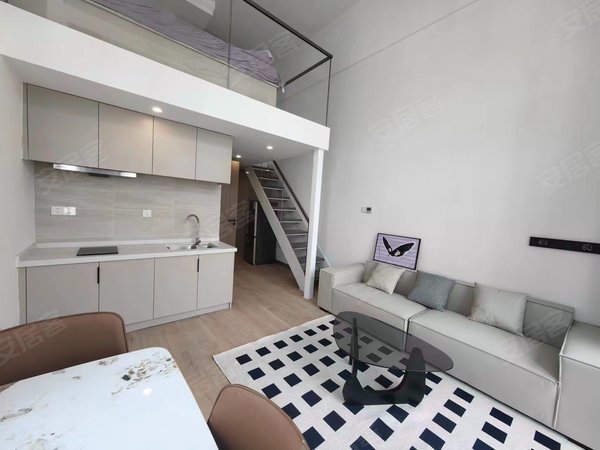 青岛崂山青岛二中鲁商蓝岸丽舍(商住楼)鲁商蓝岸丽舍 整租loft 对面