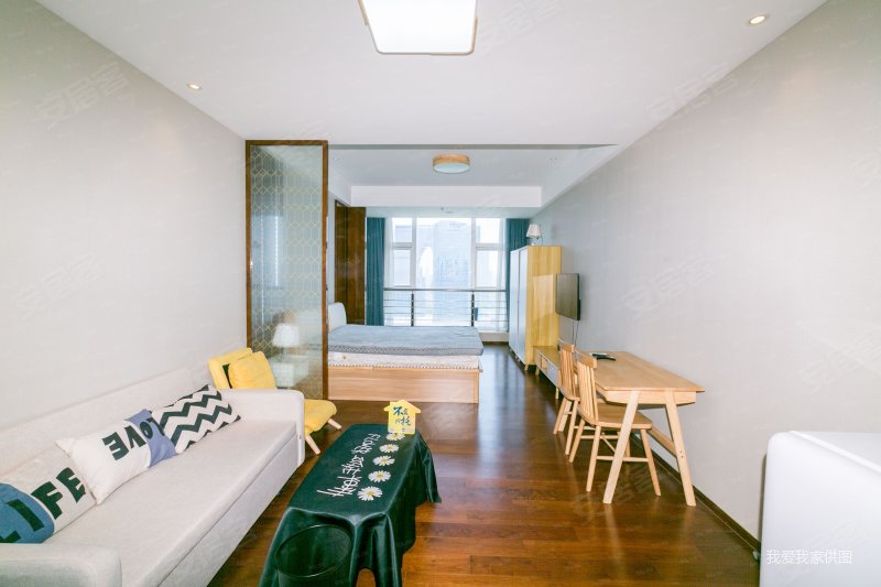 区政府金铂湾 一线江景 精装修 房东着急出手   即