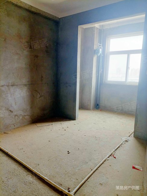 融城花园 中间楼层 南向采光好 购物方便 小区新 带电梯