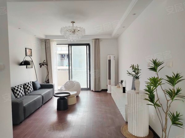 上海浦东临港新城宜浩佳园房东刚刚挂牌,宜浩佳园精装大一房,南北通透