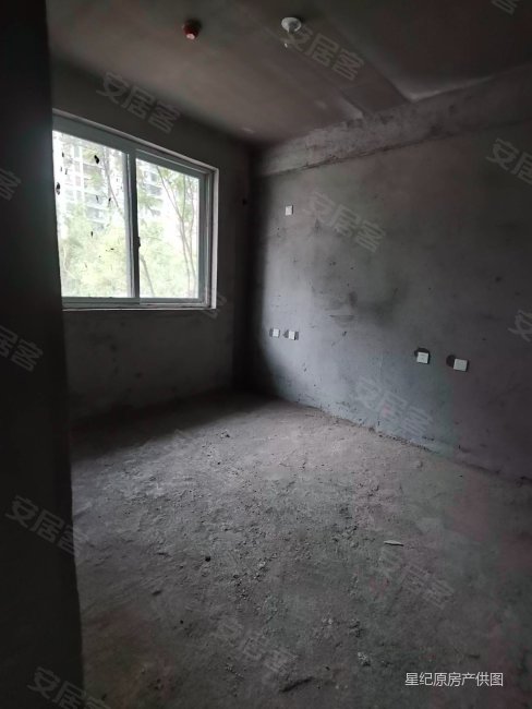 临近沛高 带大平台153平四室(鑫汉源 洋房)走一手