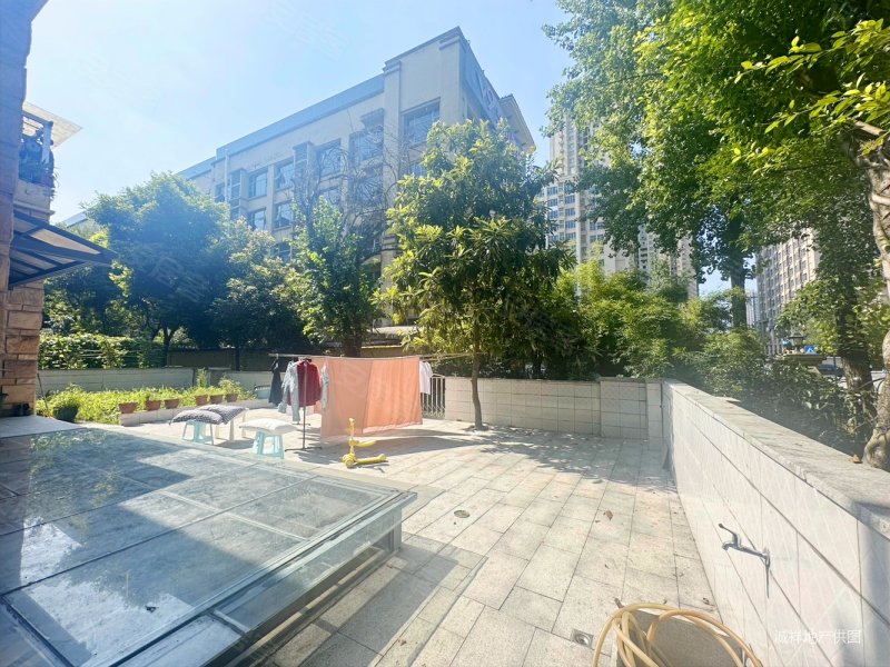 佣金6666元 洋房 带前后花园地下室,九龙坡金科阳光小镇(3期)二手房