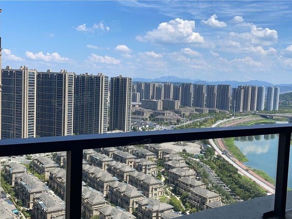 绍兴嵊州城区白鹭金湾出租,白鹭金湾,吾悦广场附近,家具已配齐,3室2厅