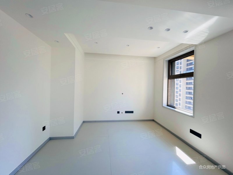 宝裕装修 一套交通便捷 近地铁 集中供暖产权清晰南