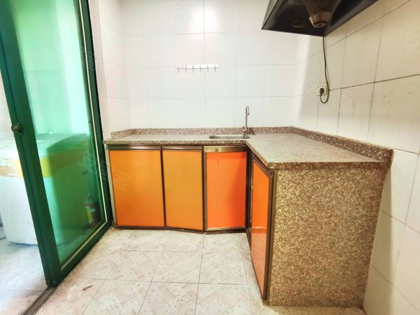 广州黄埔南岗逸富广场(南岗万达旁)逸富广场 电梯房 1房1厅1卫 南向