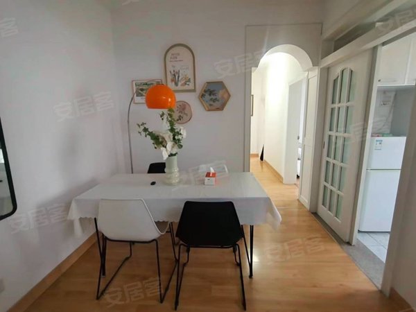 市中心五华区政府对面胜利堂广场旁省中医院后面电梯房精装