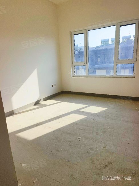 团泊东金地两层别墅实墙院露台看房方便