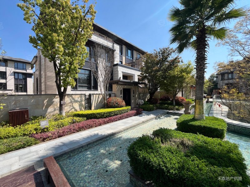 滇池路华夏天璟湾中心水景旁大双拼别墅精装修急售