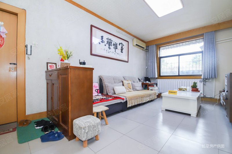 七里河地铁口旁 准双气 均价3千多 中间楼层 通透两室 急卖,泰山新村