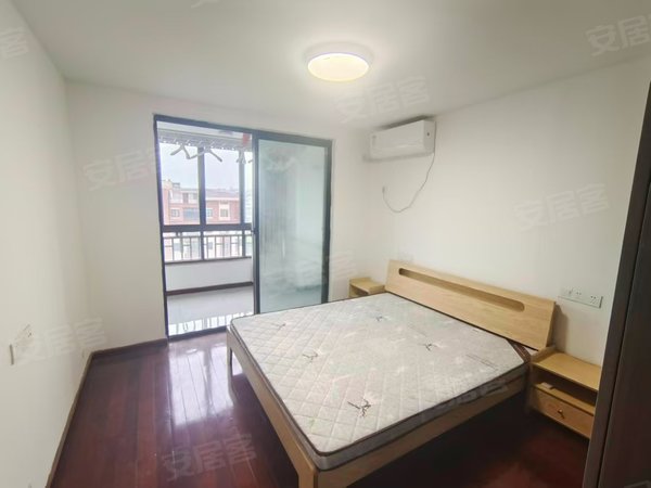 【多图】金山苑五区,虞山租房,金山苑五区 3室2厅2卫 房间客厅阳台是