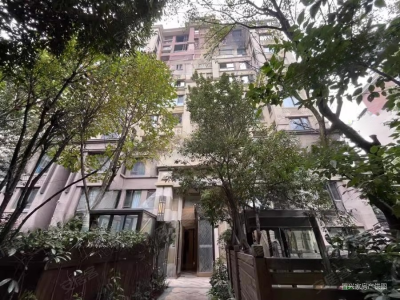 约克郡上林洋房4室2厅2卫133.89㎡南北219万