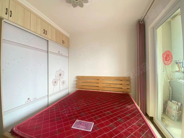 济南历下东关万科海晏门历山路附近新上精装两室电梯房靠近林业大厦胸