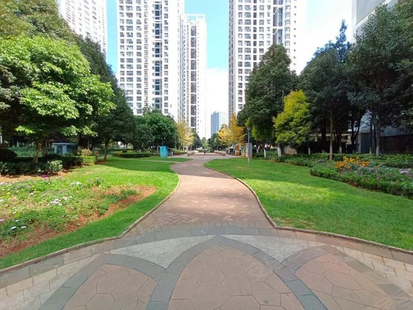昆明盘龙北辰财富中心天怡峰景霖雨桥地铁站附近,江东商业街甘美医院