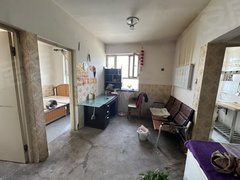 喀什花园D区清水房有家具年付一万电梯房小俩室
