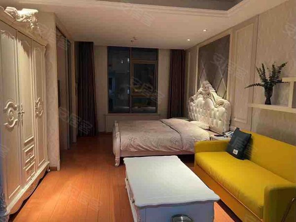 苏州常熟市区世茂75号公馆世茂75号公馆 1室1厅1卫 2200.