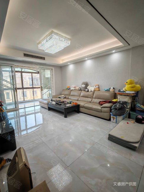 大湖美锦豪装跃层带地暖中空 露台