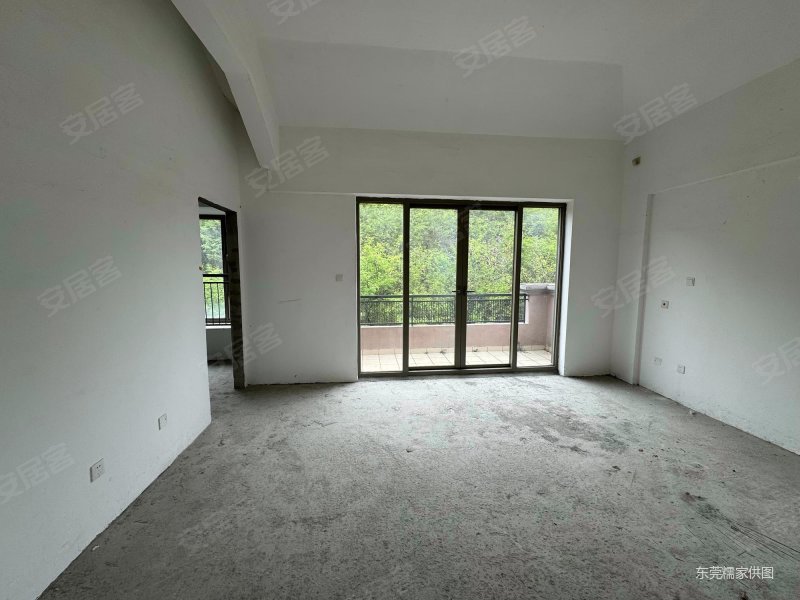 海逸豪庭御峰(别墅) 楼层好 高绿化 居住密度低 次新房