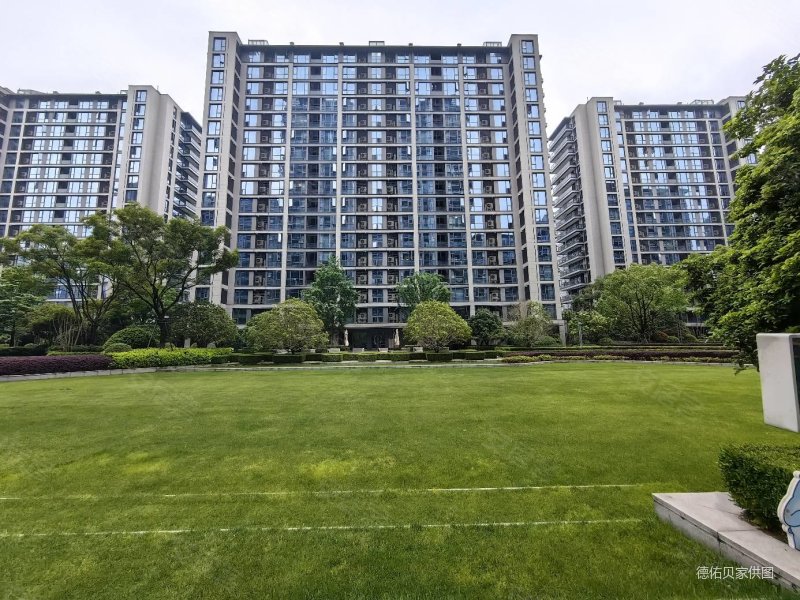 融创时代奥城4室2厅2卫137.79㎡南950万