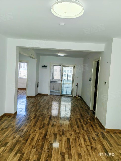 绿城岘山花城3室2厅2卫136.94㎡南198万