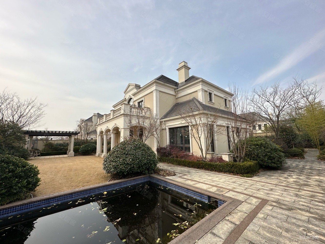 昆山市绿城玫瑰园别墅