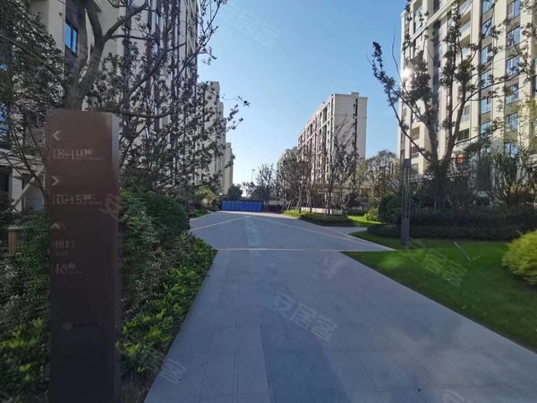 上海奉贤奉贤周边大名城映园(88弄)想租它吗阳光洒满整屋,新小区新