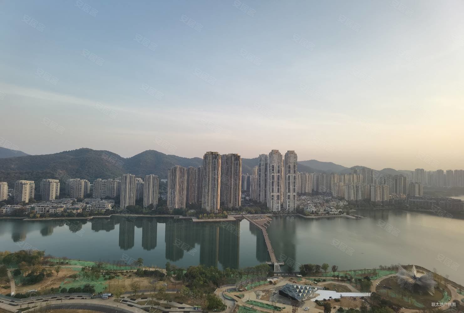 梅溪湖金茂府二期一线临湖 品质大平层 梅溪湖风光尽收眼底,金茂府