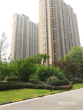 三桥 地铁口 保利金香槟 南北通透四室 中间层 急售 可按揭