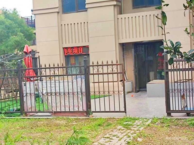 社会山南苑 出门   中学 精装修两室 一楼带小院 诚售