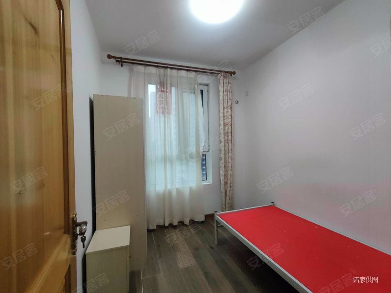 复地湖滨广场 购物方便 南向采光好 近地铁 小区新 出行方便