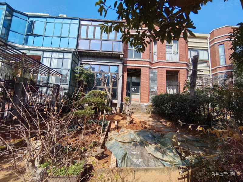 绿地兰宫做好改建的联排中间户亏50万卖南北双入户光线好