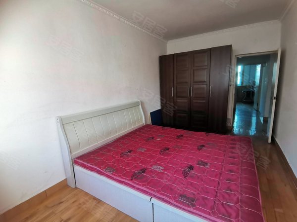 大连甘井子泡崖泡崖七区急租宇峰小学附近3楼两室一厅家电齐全拎包