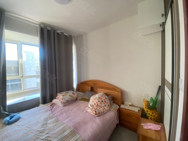 滨州滨城区政府惠众丽景华庭丽景华庭 暖气费已交 电梯房带车位 家具