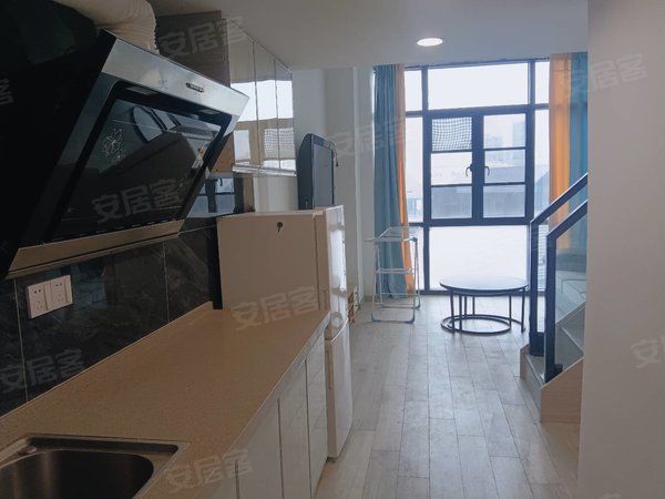 南昌西湖云飞路绿滋肴潮阳里南昌西湖万达广场精装loft公寓出租房源