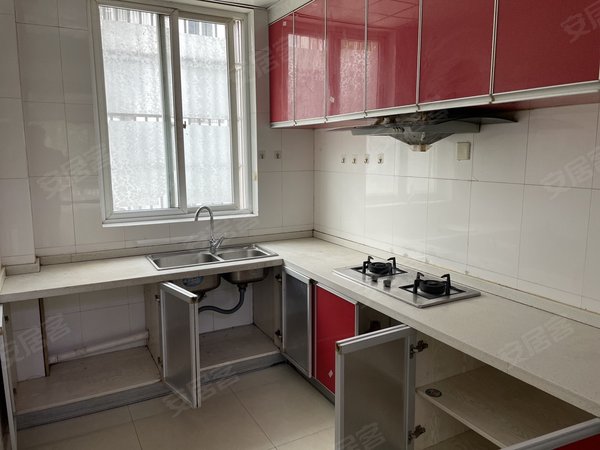 扬州江都泰山路丽江花园丽江花园三房出租,有车库,精装清爽出租房源